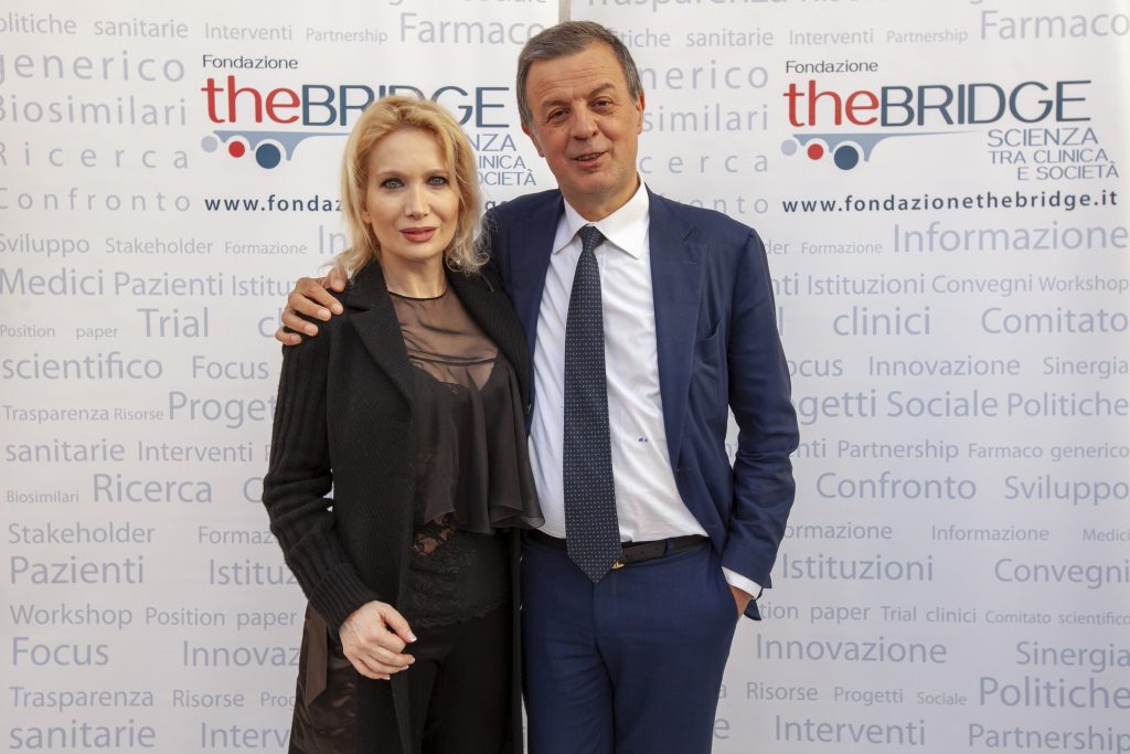 Vira Carbone ed il marito Renzo Lusetti -min
